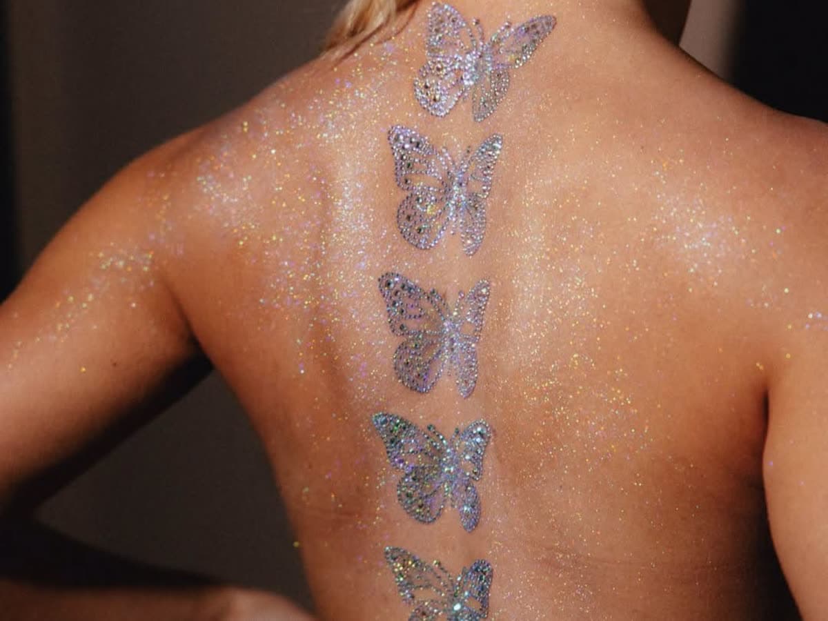 Glitter tattoo liblikad piki selga